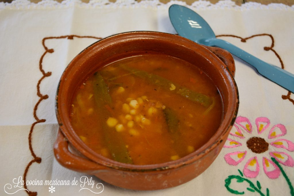 Sopa de elote con chile poblano de mi abuelita | La Cocina Mexicana de Pily